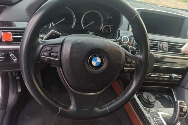Used BMW 6 Series 2012 640i two-door coupe Steering Wheel