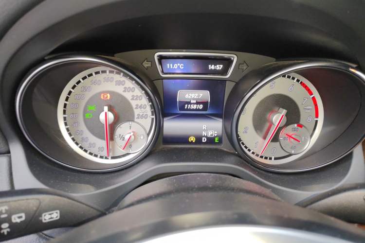 Used Mercedes-Benz GLA 2015 GLA 260 4MATIC Sport Edition Instrument Cluster