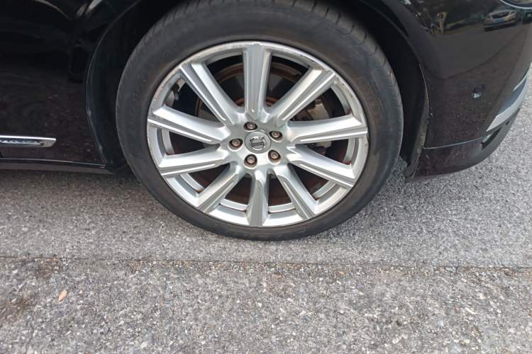 Used Volvo S90 2018 T5 Prestige Edition Right Front Wheel Hub
