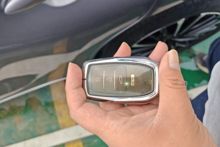 Used Toyota Venza 2023 2.0L CVT Two-Wheel Drive Prestige Version Vehicle Key