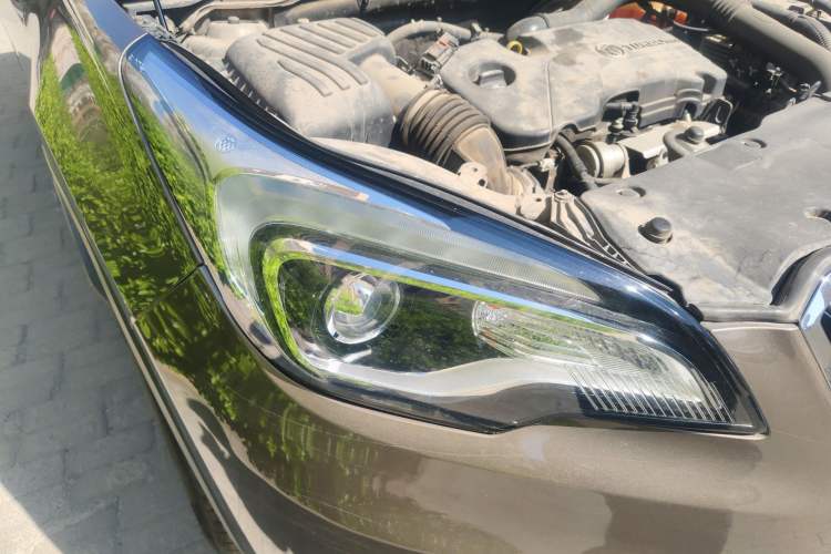 Used Buick Envision 2016 20T Four-Wheel Drive Elite Model Right Front Headlight
