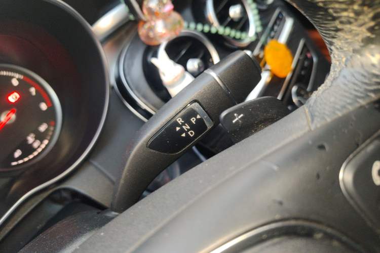 Used Mercedes-Benz C-Class 2016 C 200 L 4MATIC Sport Edition Gear Lever