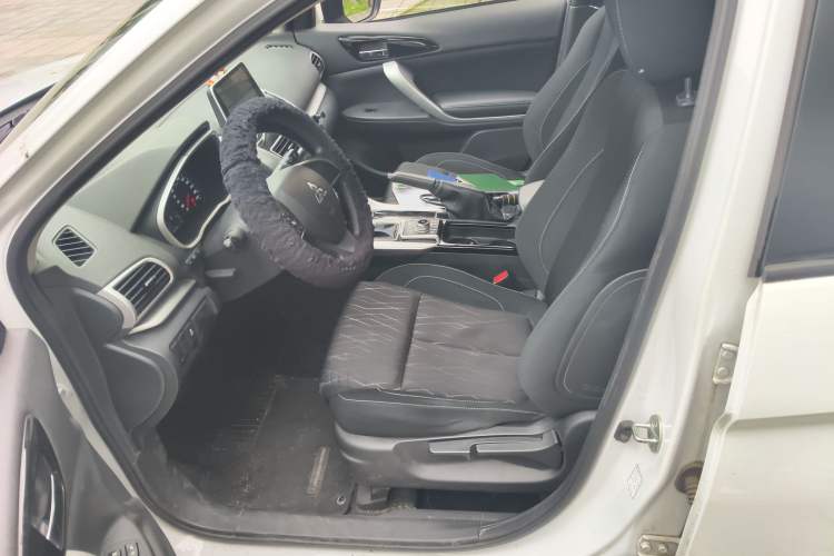 Used Mitsubishi Eclipse Cross 2019 1.5T CVT Two-Wheel Drive Fearless Edition China VI Standard Left Front Seat