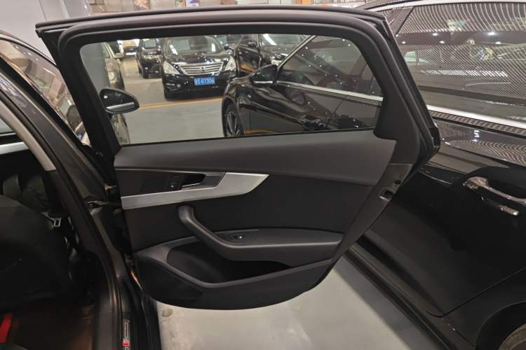 Used Audi A4L 2019 40 TFSI Fashion Edition China VI Emission Standard
