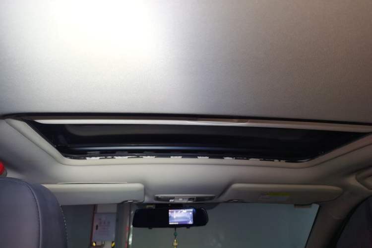 Used Mitsubishi Outlander 2019 2.0L Two-Wheel Drive Comfort Edition 7-Seater China VI Standard Headliner