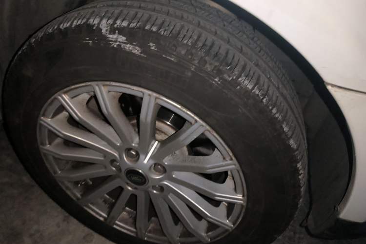 Used Land Rover Range Sport 2012 3.0 TDV6 HSE Diesel Edition Right Front Wheel Hub