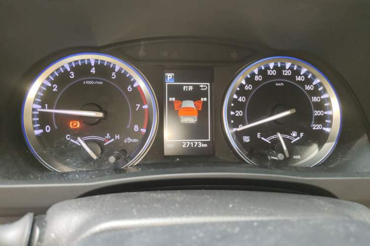 Used Toyota Highlander 2018 2.0T Four-Wheel Drive Luxury Version 7 Seats China VI Standard