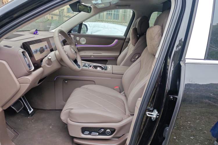 Used Hima AITO M9 2025 Extended-Range Ultra Version 52 kWh 6-Seater Left Front Seat