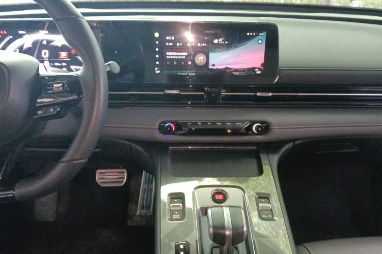 Used GAC Trumpchi EMPOW 2024 270T DCT Yingbao R-Style Edition
