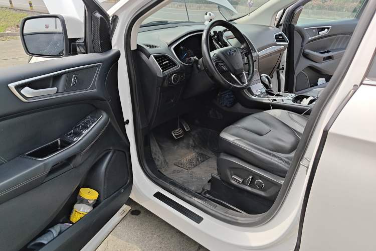 Used Ford Edge 2016 EcoBoost 330 V6 Four-Wheel Drive Sporty 7-Seater
