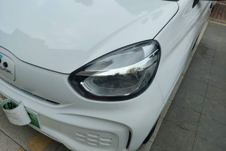 Used Roewe Clever 2021 302 km New Four-Seater Super-Efficient Version Left Front Headlight