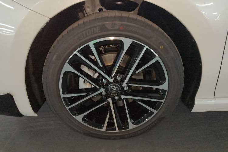 Used Toyota Camry 2026 Model Dual-Engine 2.0HSE Sport Lite Edition