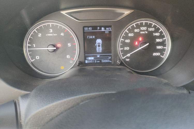 Used Dongfeng Ruichi 6 2021 2.3T Automatic All-Wheel Drive Diesel Luxury Flat-Base Long Cargo Bed M9T Odometer Close Up