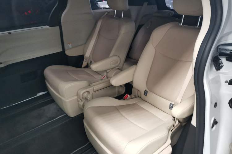 Used Toyota SIENNA 2021 2.5L Hybrid Luxury Edition Left Rear Seat