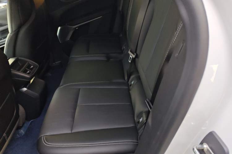 Used Cadillac LYRIQ 2024 Rear-Drive Standard Range Luxury Edition
