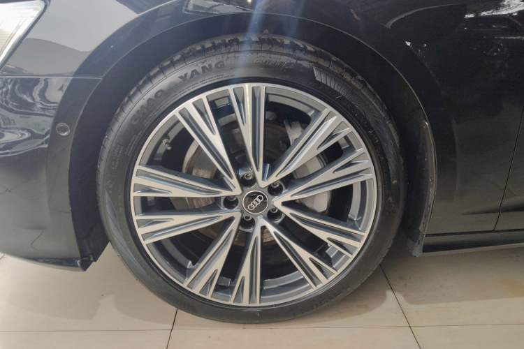 Used Audi A6L 2023 Revised Edition 45 TFSI quattro Prestige Dynamic Version Left Front Wheel Hub