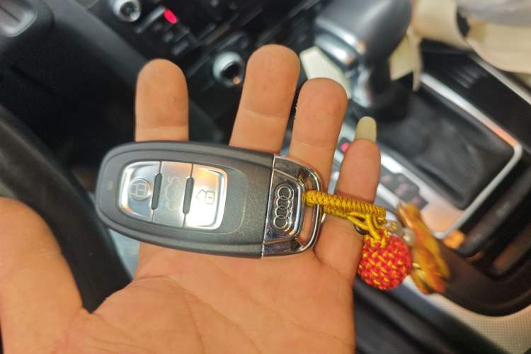 Used Audi A4L 2016 35 TFSI Collector's Edition Automatic Standard Model Vehicle Key