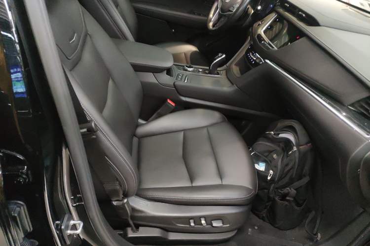 Used Cadillac XT5 2022 2.0T Two-Wheel Drive Luxury Version