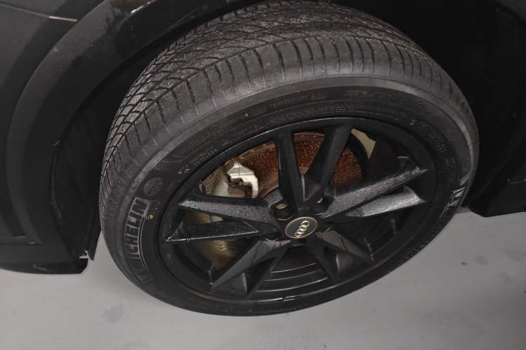 Used Audi Q2L 2021 35 TFSI Fashion Dynamic Model Left Front Wheel Hub