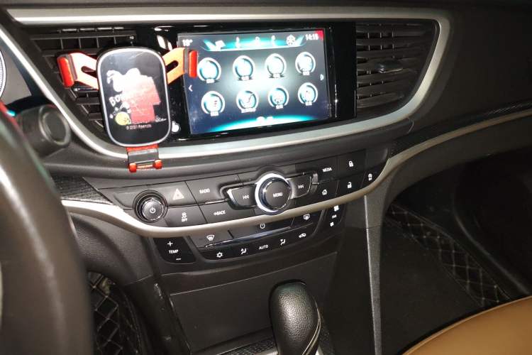 Used Buick Excelle GX 2018 18T Automatic Flagship Model Audio And AC Panel