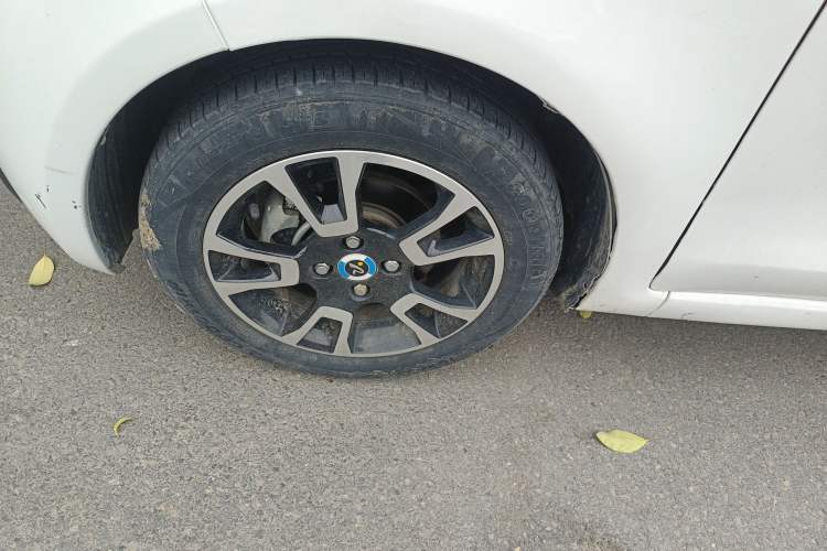 Used Brilliance Xinri i03A 2022 Rental Custom Edition Left Front Wheel Hub