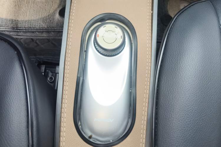 Used Wuling Hongguang MINIEV 2025 Four-Door Version Zhenxiang+ Edition Gear Lever