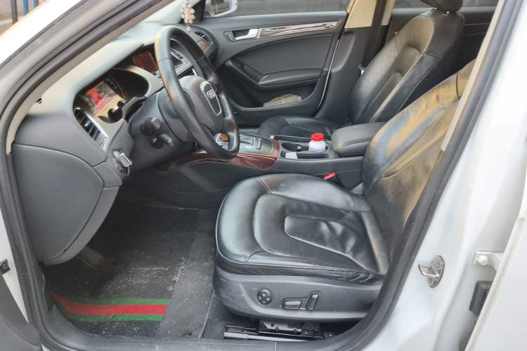 Used Audi A4L 2011 2.0 TFSI Comfort Model
