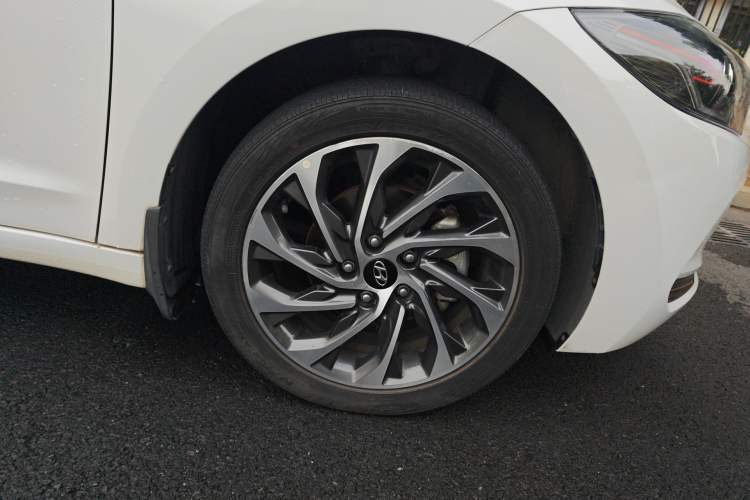 Used Hyundai Elantra (6th Generation / Lingdong) 2020 1.5L CVT Smart & Stylish – Elite Version Right Front Wheel Hub
