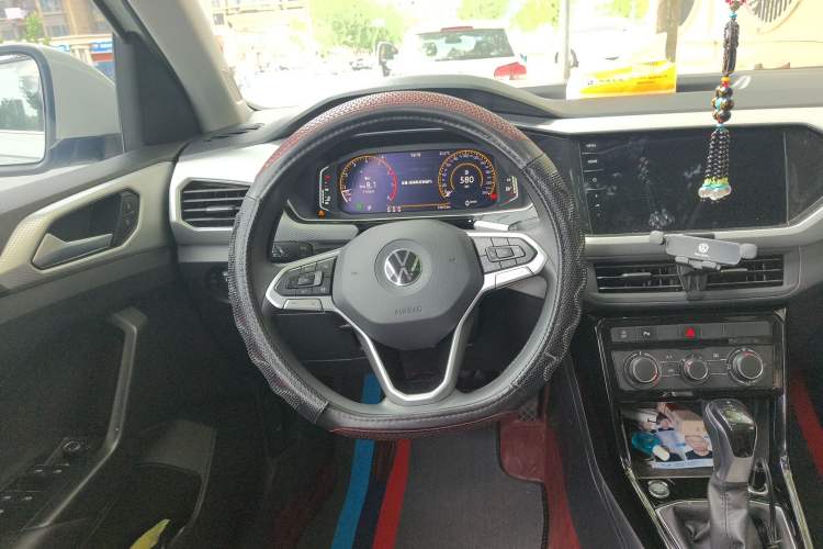 Used Volkswagen Tacqua 2021 200TSI DSG JoyConnect Edition