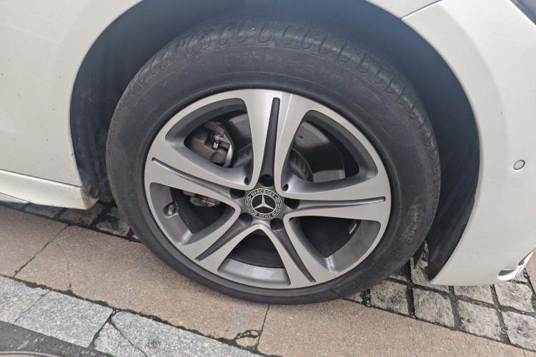 Used Mercedes-Benz C-Class 2022 C 200 L Sport Edition Right Front Wheel Hub