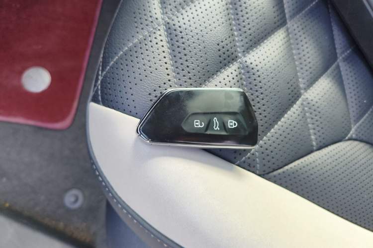 Used Volkswagen ID.6 CROZZ 2021 Long-Range PRO Edition Vehicle Key