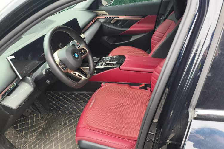 Used BMW 5 Series 2024 530Li Luxury Edition M Sport Package Left Front Seat