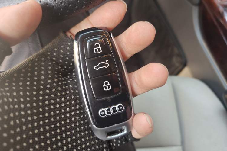 Used Audi A6L 2011 2.4L Comfort Edition Vehicle Key
