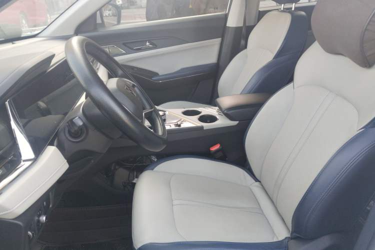 Used SOL X8 PLUS 2023 1.5 TGDI DCT Smart Home Edition 6-Seater