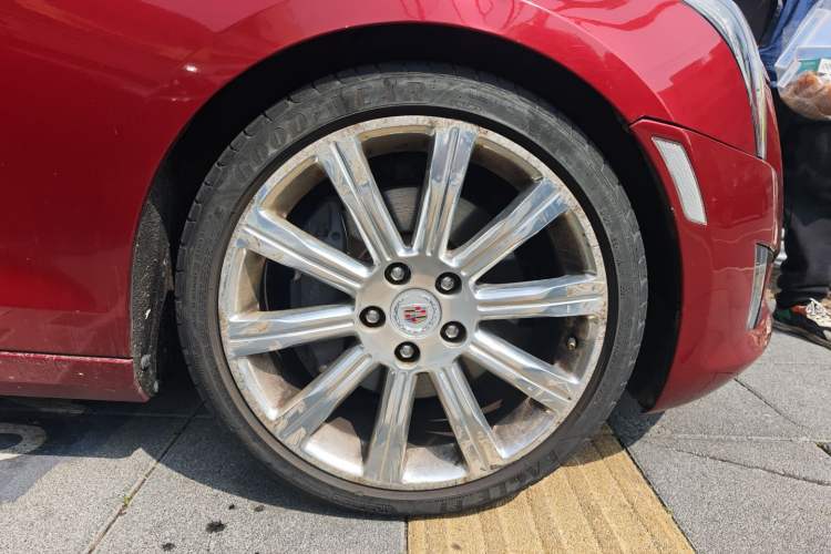 Used Cadillac ATS 2014 28T Leading Model Right Front Wheel Hub