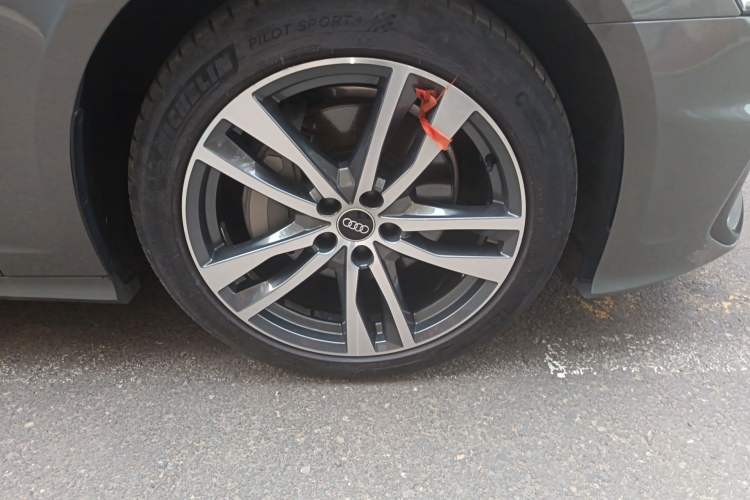 Used Audi A6 2022 Avant Futurist 45 TFSI Prestige Dynamic Edition Right Front Wheel Hub