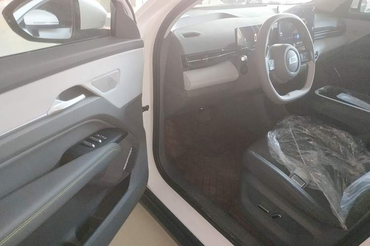 Used Bestune Yueyi 03 2025 565km Premium Edition