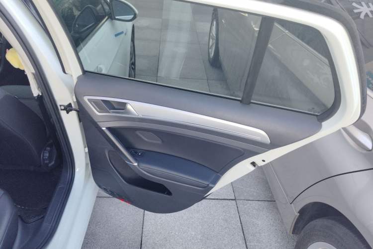 Used Volkswagen Golf Pure Electric 2020 Chari