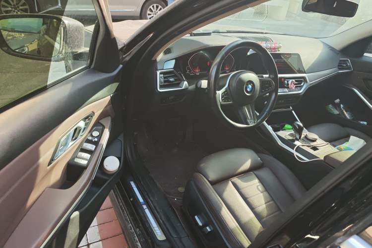 Used BMW 3 Series 2022 325i M Sport Package Driver Seat