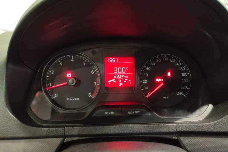 Used Volkswagen Jetta 2015 1.6L Manual Fashion Edition Instrument Cluster