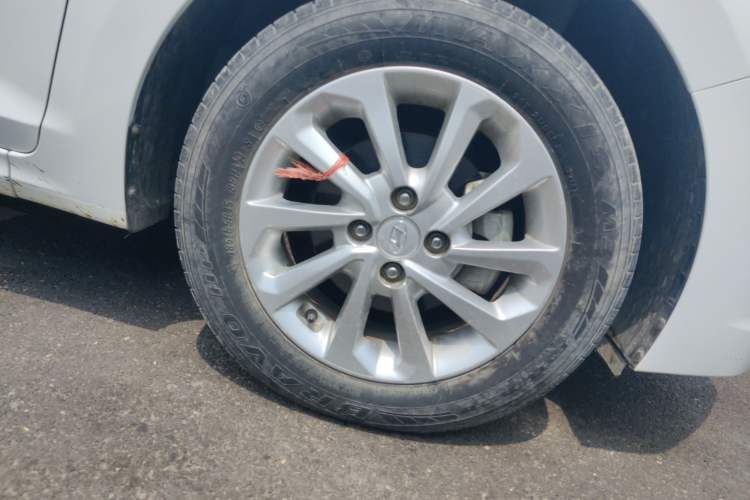 Used Hyundai Verna (new generation) 2016 1.4L Manual Cool Edition GLS Right Front Wheel Hub