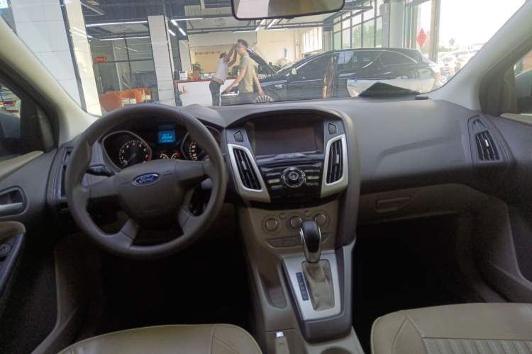 Used Ford Focus 2012 Sedan 1.6L Automatic Comfort Model
