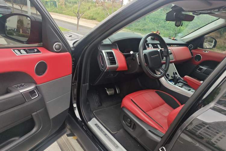 Used Land Rover Range Sport 2022 3.0 L6 YAO Black Edition Interior 3