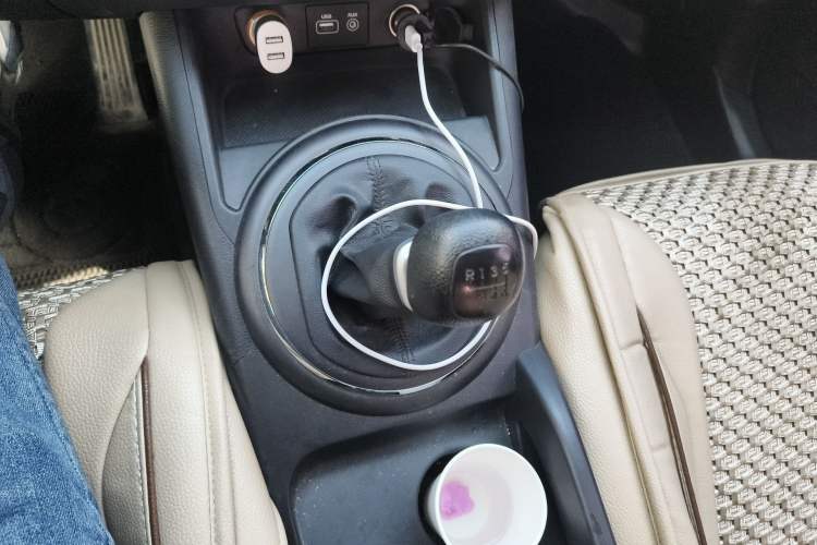 Used Kia Sportage R 2015 2.0L Manual Two-Wheel Drive GL Model
