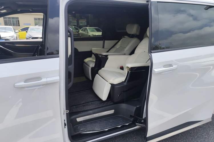 Used GAC Trumpchi M8 2023 Zongshi Series Dual-Motor YuZun Edition
