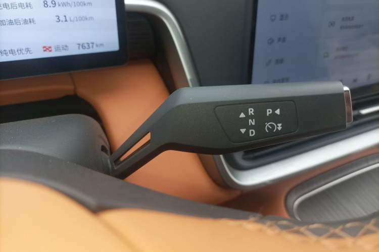 Used Dongfeng eπ eπ008 2025 210 Ultra Range-Extended Version 5 Seats