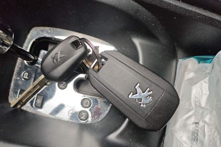 Used Peugeot 2008 2014 1.6L Automatic Fashion Edition
