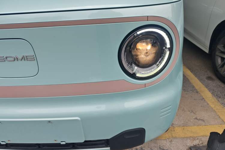 Used Geely Galaxy Panda 2023 Panda Mini 200km Endurance Bear Left Front Headlight