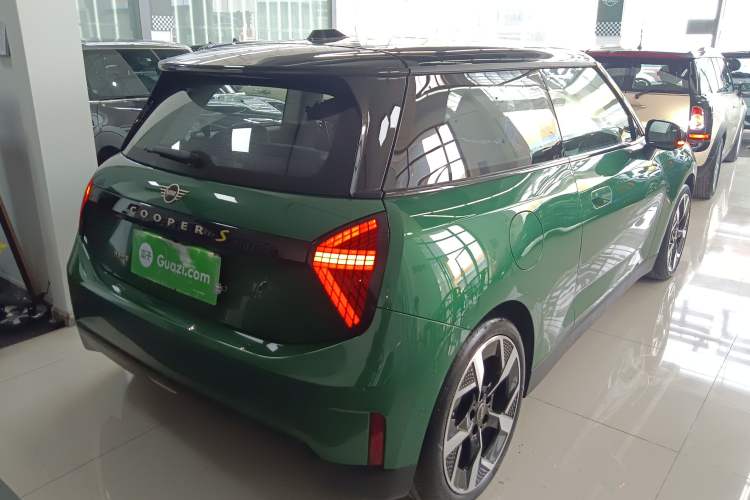 Used MINI Electric COOPER 2024 452km COOPER SE Artist
