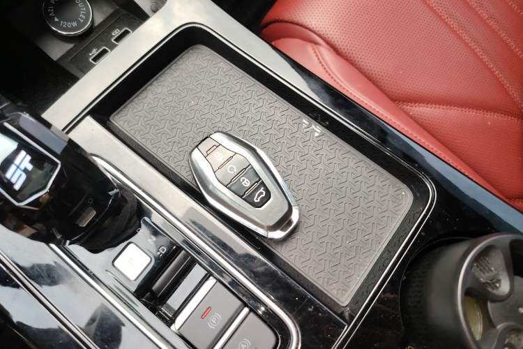 Used JETOUR X70 PLUS 2025 1.5T Elite Edition 7-Seater